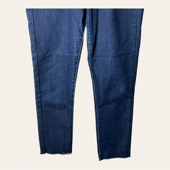 0706. PAIGE PEG SKINNY JEANS DARK WASH IN COLOR RAW HEM SIZE SEE MEASUREMENTS - Picture 4 of 10